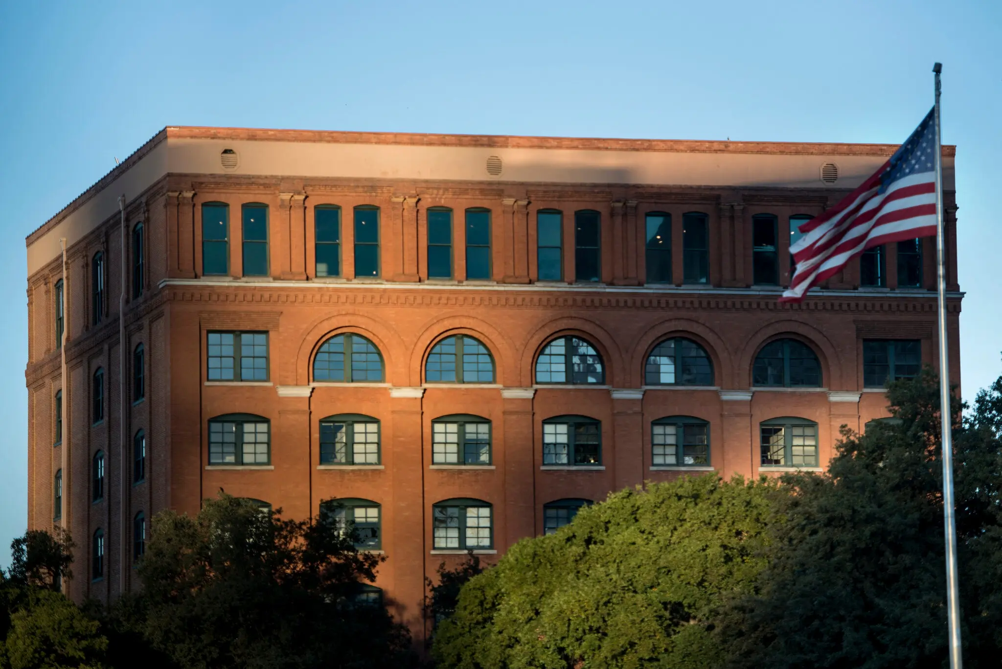 Таємниці та теорії змови навколо вбивства Джона Кеннеді: що залишилося нерозгаданим?